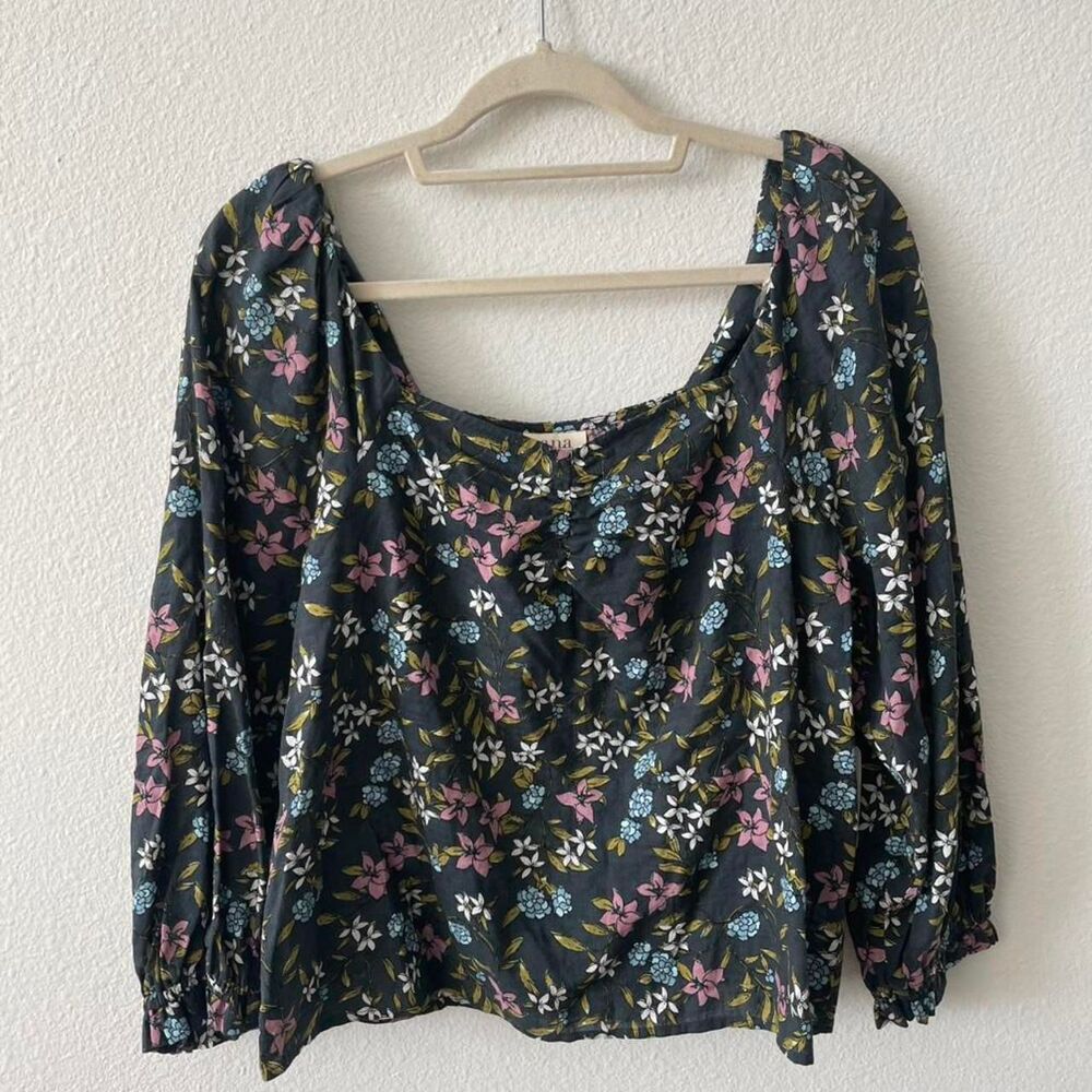 New with Tags A New Approach Floral Blouse Women's M Corporate Office Siren
